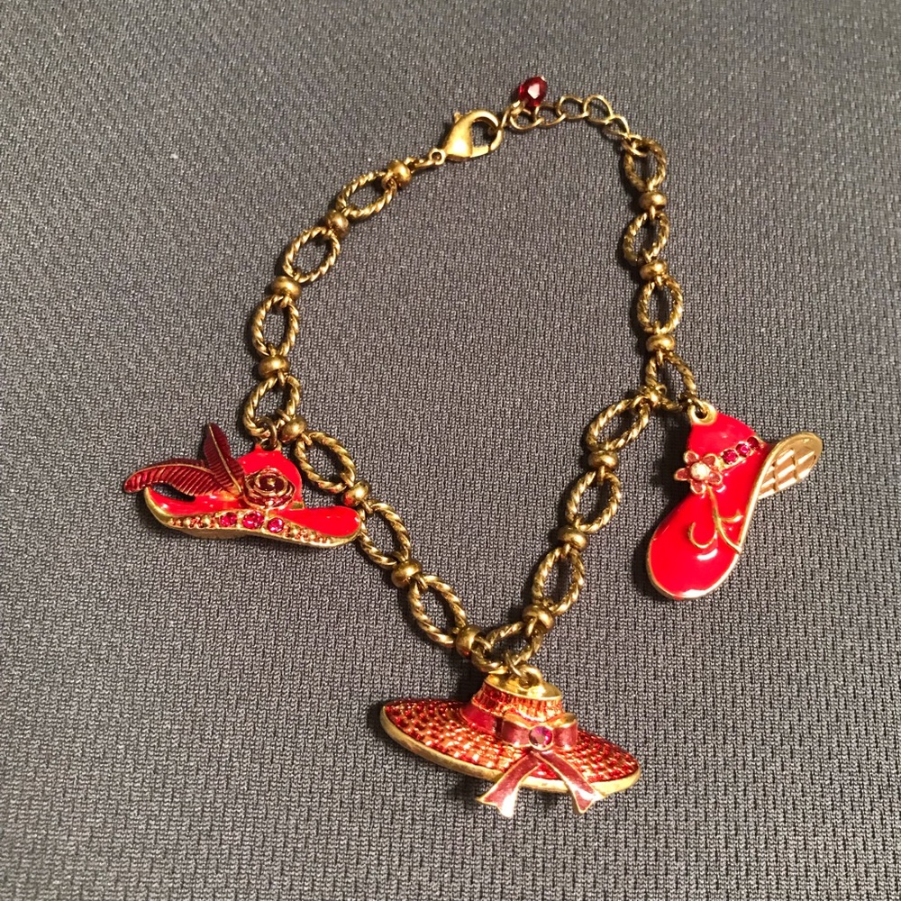3/$15!AVON Golden Chain Vintage Christmas Red Hats